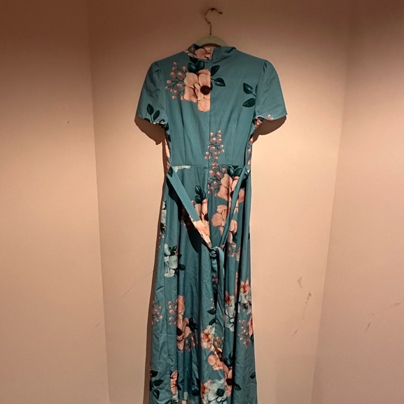 Pretty floral feminine maxi dress - Picture 3 of 5